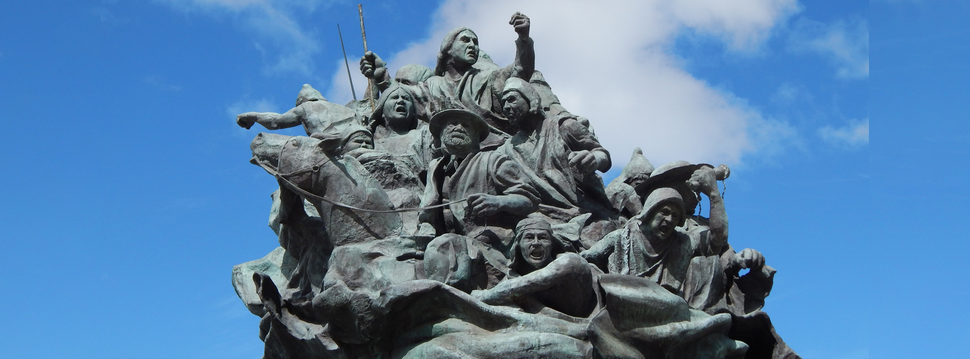 Espalda de Juana Azurduy | DemCom