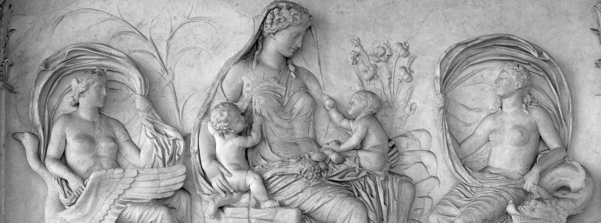 detalle | Tellus Mater | Ara Pacis, 13-9 a.C. | Roma, Italia | DemCom